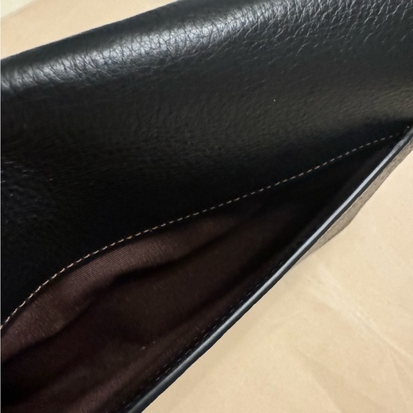 Coach Bag-Used but in excellent condition! - Picture 4 of 8